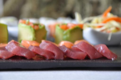 Plateau  sushis  en ardoise naturelle, Design made in Terre