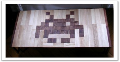 Table des annes 70 revisite Space Invaders